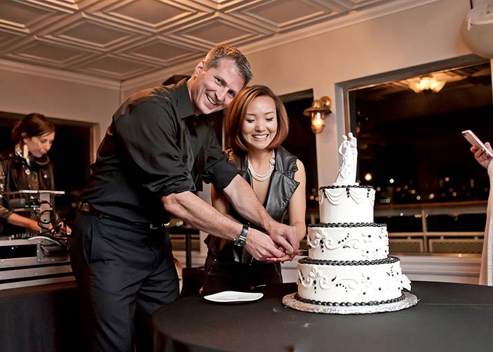 flora and robert wedding cake