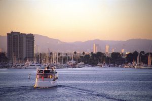 Marina del Rey Yacht bei Sonnenuntergang.