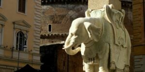 ミネルバ広場のベルニーニの象