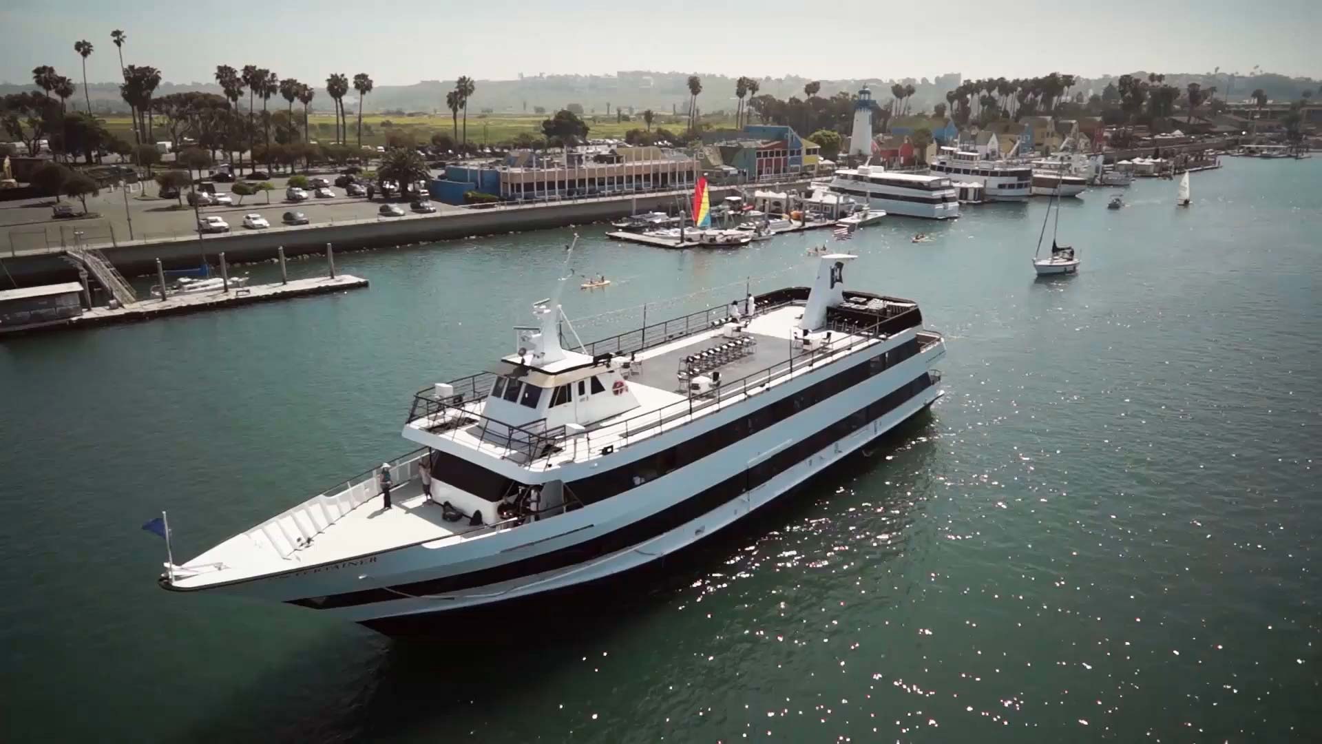 Du thuyền Long Beach City