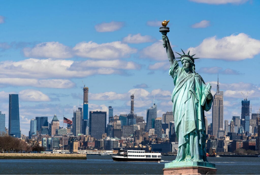 تمثال الحرية مدينة نيويورك