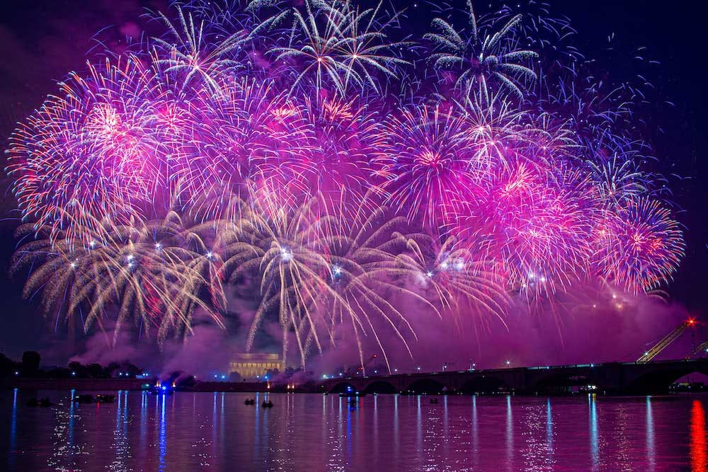 Fireworks in Washington D.C. with Lincoln Memorial in background