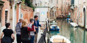 avventura a terra giro in gondola a Venezia