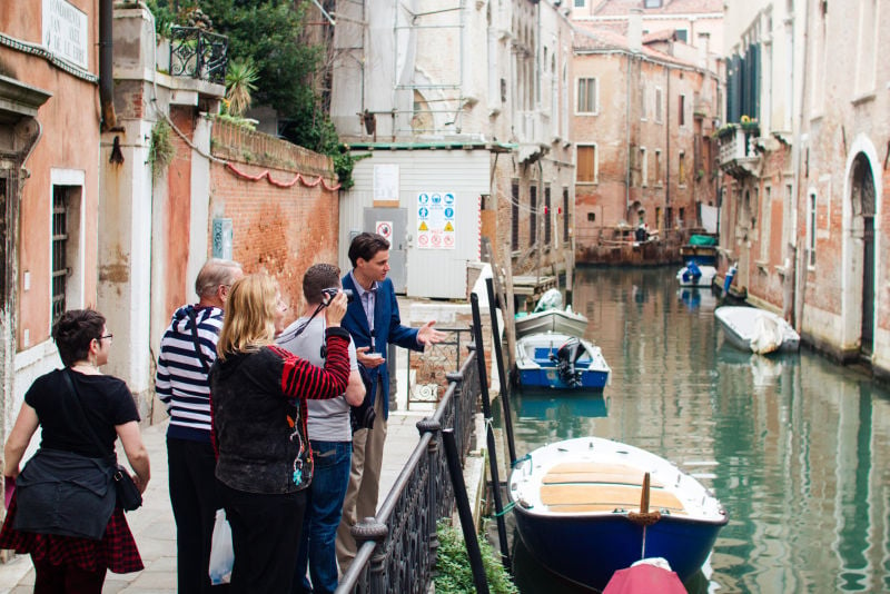 avventura a terra giro in gondola a Venezia