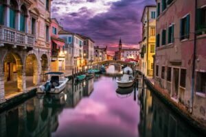 Venetië Italië kanaal bij zonsondergang