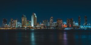 San Diego skyline om natten