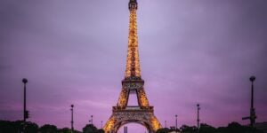 Mnara wa Eiffel usiku