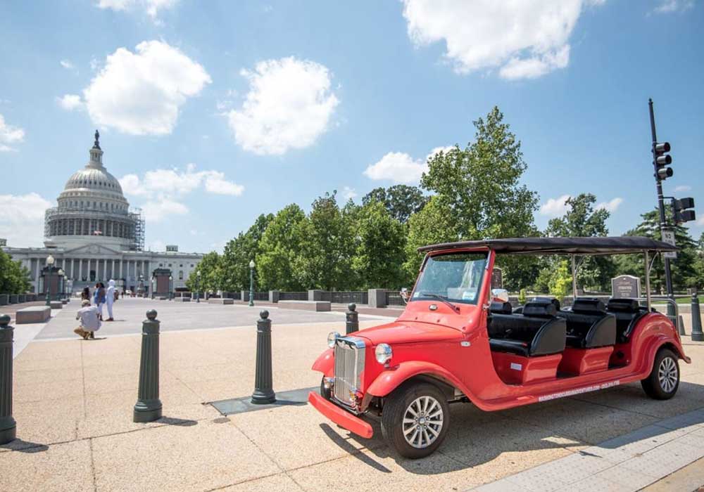 visita al monumento del coche eléctrico