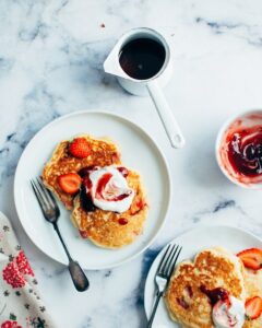 Pfannkuchen mit Erdbeeren