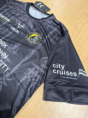 camisola patrocinada pela RLFC de york