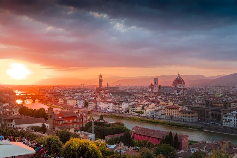 Matahari terbenam latar langit Florence Itali