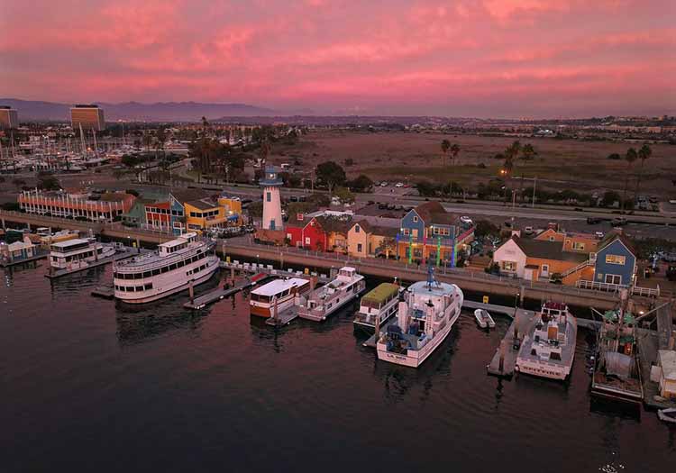 Casas En La Comunidad De Long Beach California Con Vistas a Barcos