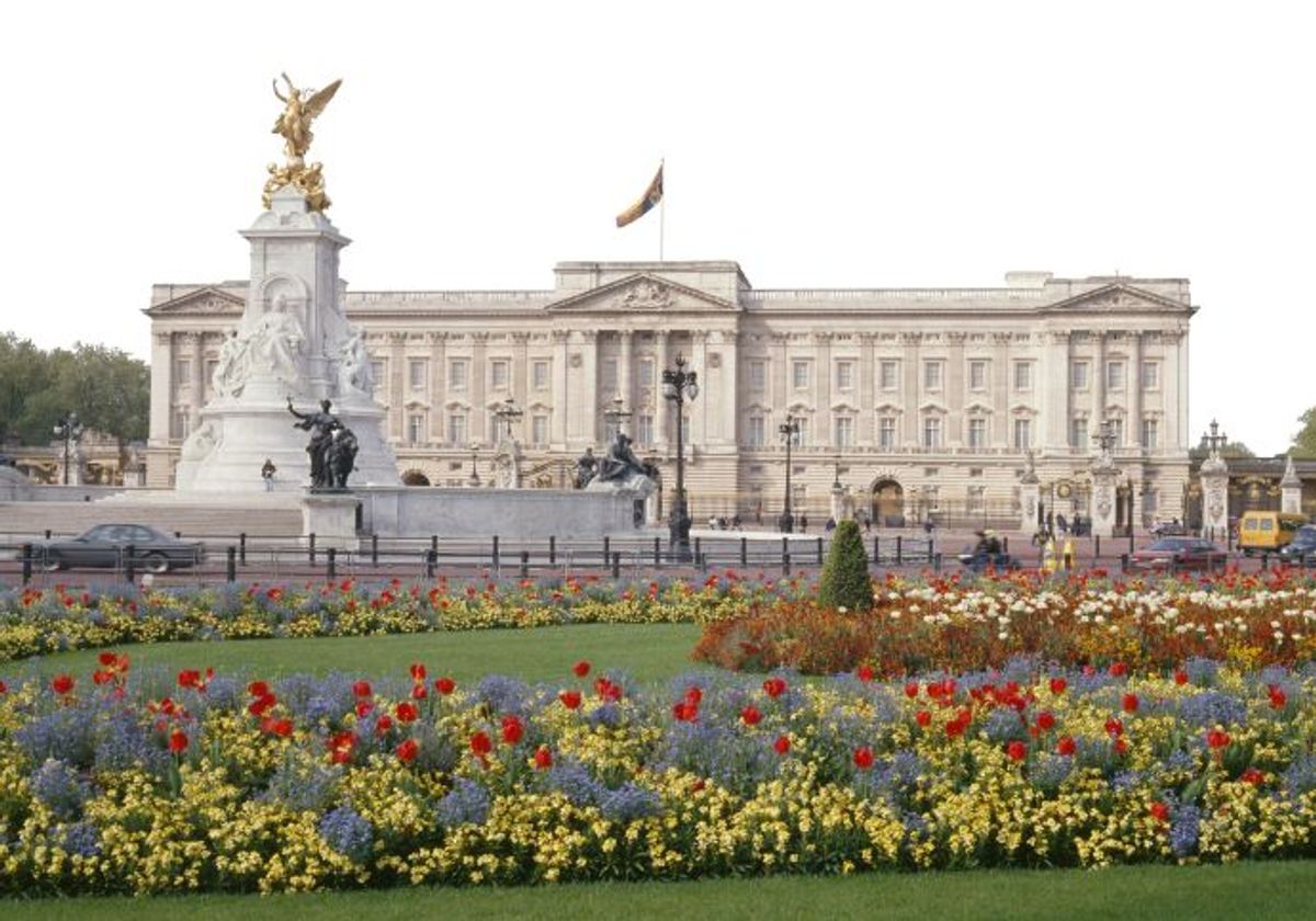 Buckingham Palace & Royal Mews Admission | City Experiences