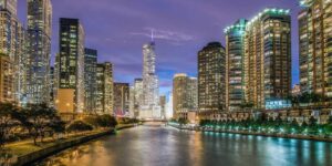 Chicagos skyline om natten