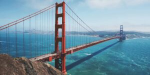 Golden Gate Bridge vom Golden Gate National Recreation Park aus gesehen