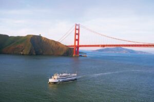 crucero en barco por la bahía de san francisco