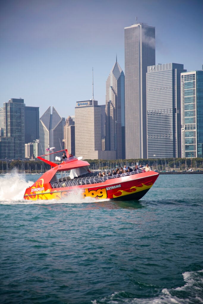 סירת מנוע מהירה Chicago Seadog