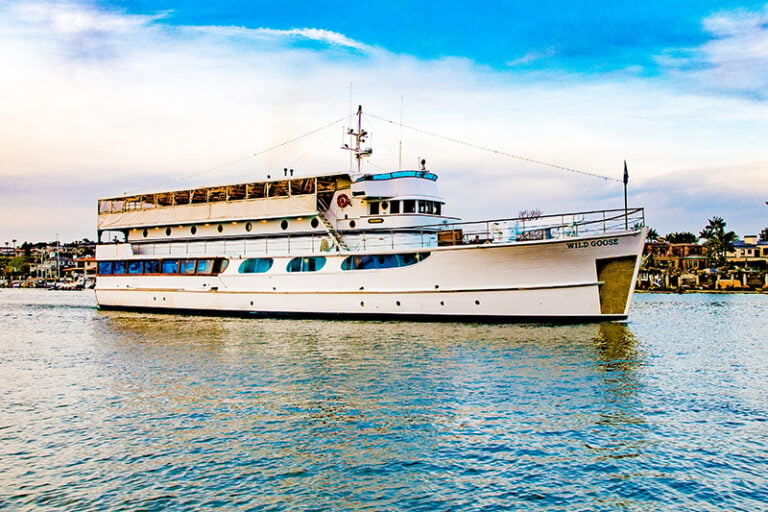 john wayne yacht dinner cruise