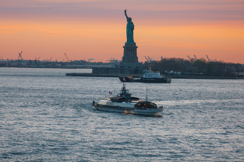 croisières en ville au coucher du soleil