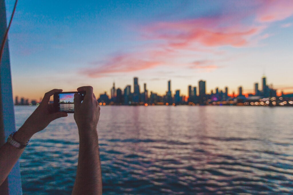 pôr do sol de Chicago captado com um telemóvel