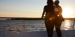 par på et city cruises solnedgangskrydstogt