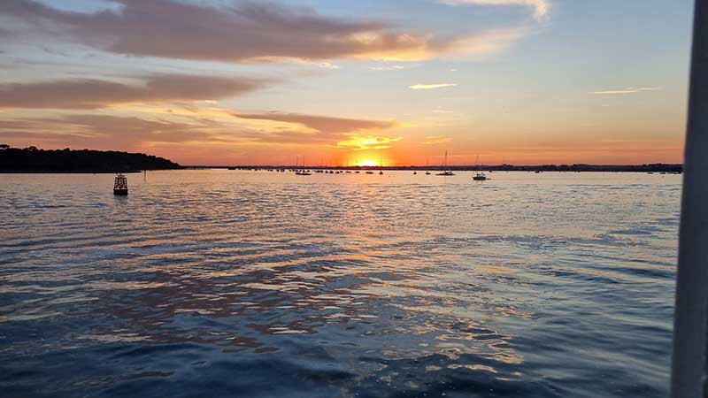 Poole Harbor bei Sonnenuntergang