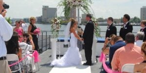 mariage à nofolk sur un bateau