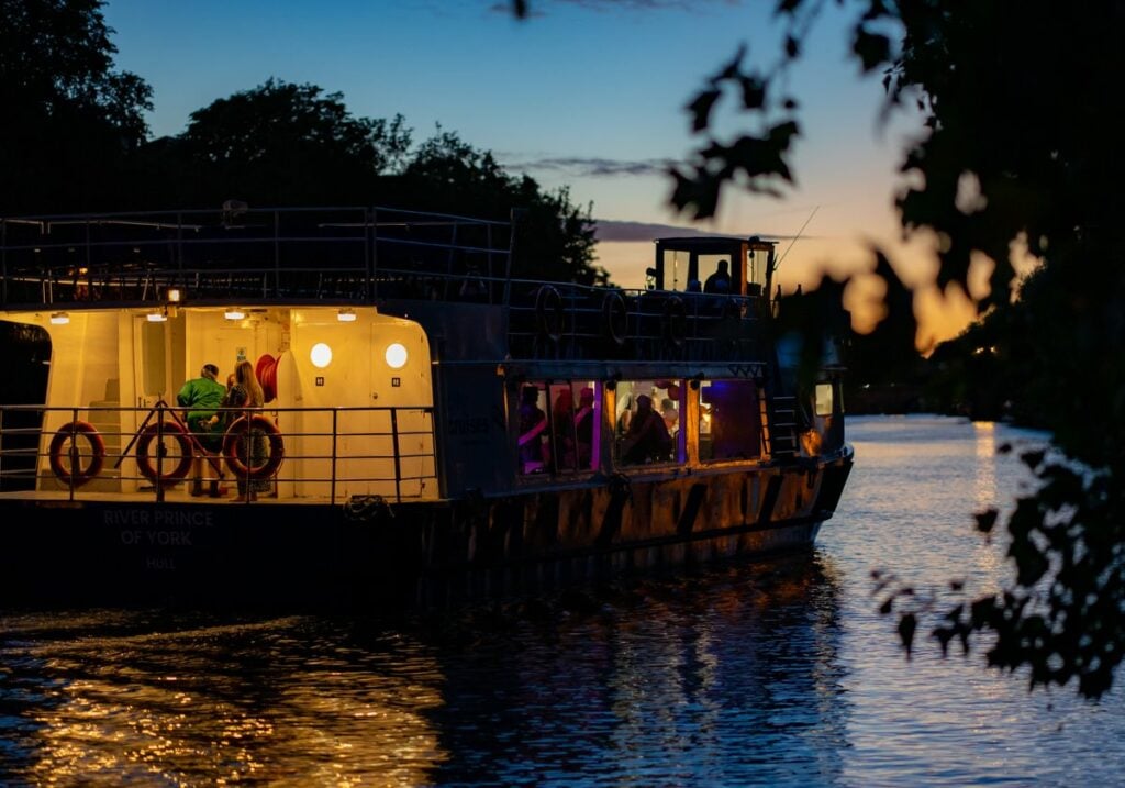 evening cruise in york