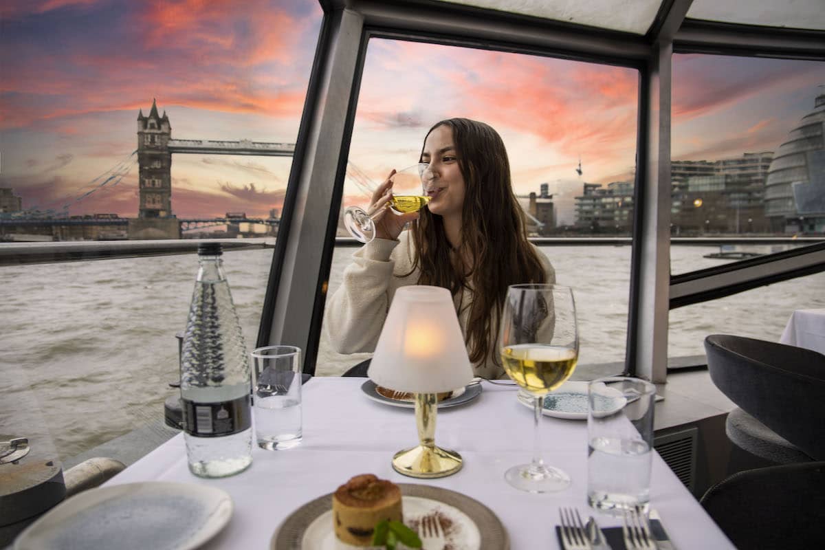 cruise on the river thames in london