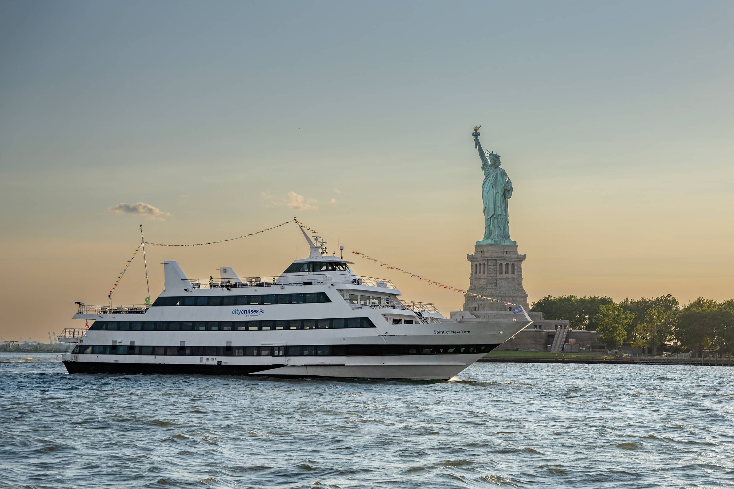 private yacht party nyc